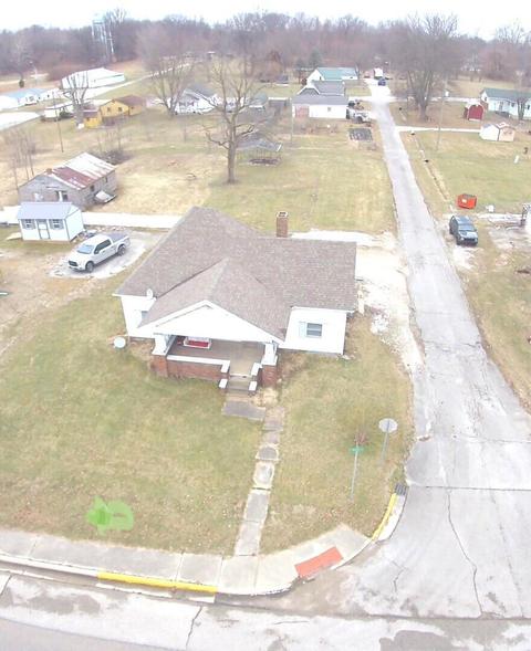 410 W Broad St, Lyons, IN 47443 photo 2