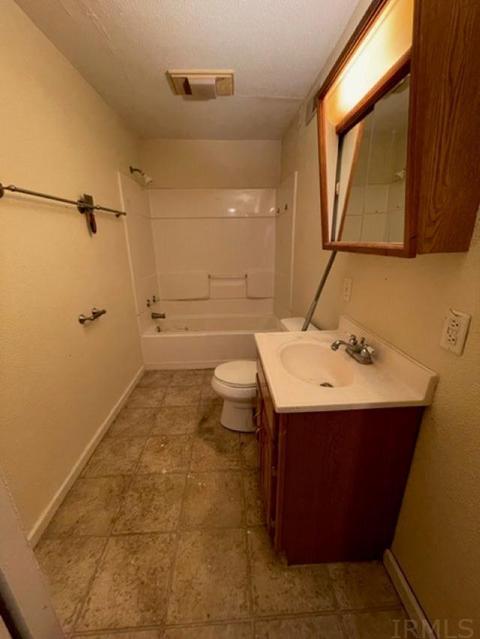 623 W Frank St, Mitchell, IN 47446 photo 4