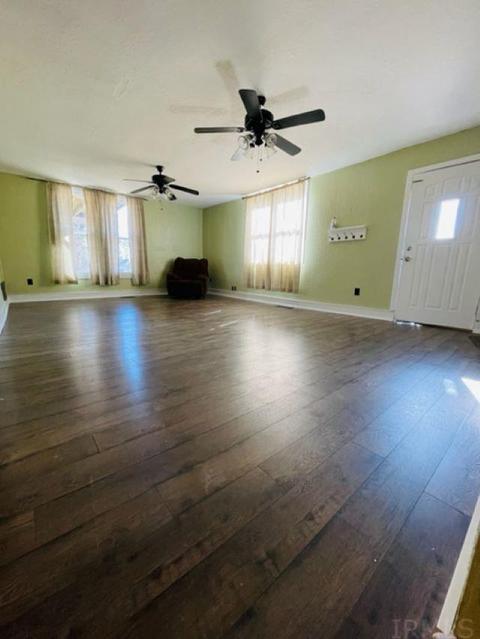 623 W Frank St, Mitchell, IN 47446 photo 2