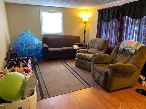 537 Circle Dr, Fairmount, IN 46928 photo 3