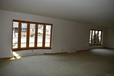 303 E Main St, Flora, IN 46929 photo 17