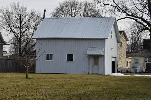 303 E Main St, Flora, IN 46929 photo 4