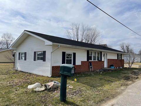 709 Gilbert Dr, Mitchell, IN 47446 photo 1