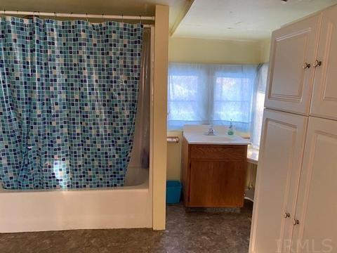 818 E Walnut St, Marion, IN 46952 photo 17