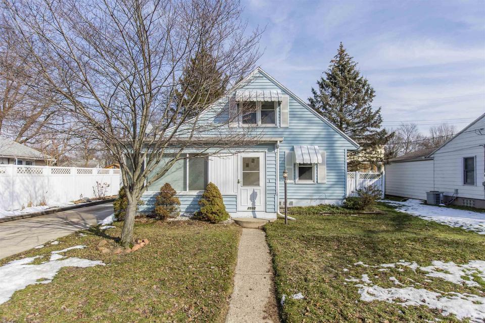 2510 N Main St, Mishawaka, IN 46545 34 Photos MLS 202205755 Movoto