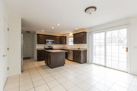 10770 Pine Cone Ct, Granger, IN 46530 photo 6