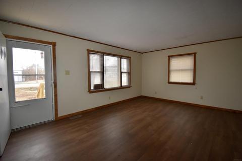 7797 E State St, Dugger, IN 47848 photo 6