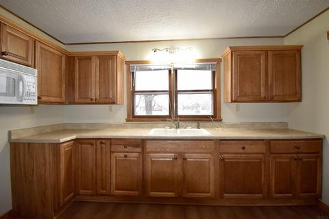 7797 E State St, Dugger, IN 47848 photo 4