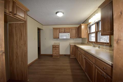 7797 E State St, Dugger, IN 47848 photo 3