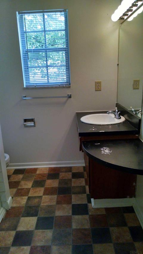 775 N Smith Rd, Bloomington, IN 47408 photo 8