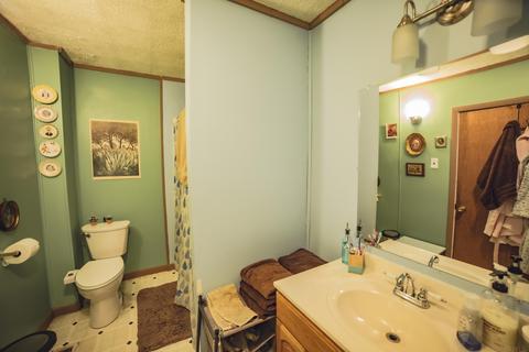 718 J St, Bedford, IN 47421 photo 15