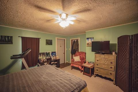 718 J St, Bedford, IN 47421 photo 11