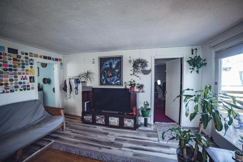 718 J St, Bedford, IN 47421 photo 4