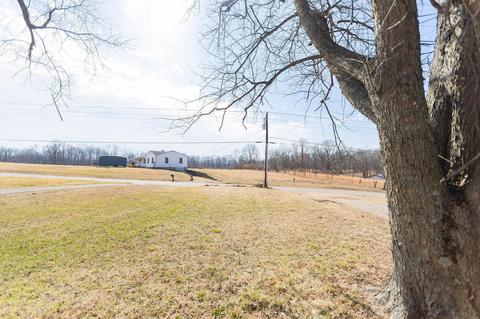 6725 S Harmony Rd, Bloomington, IN 47403 photo 3