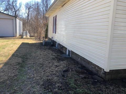 407 E 7th St, Mount Carmel, IL 62863 photo 2