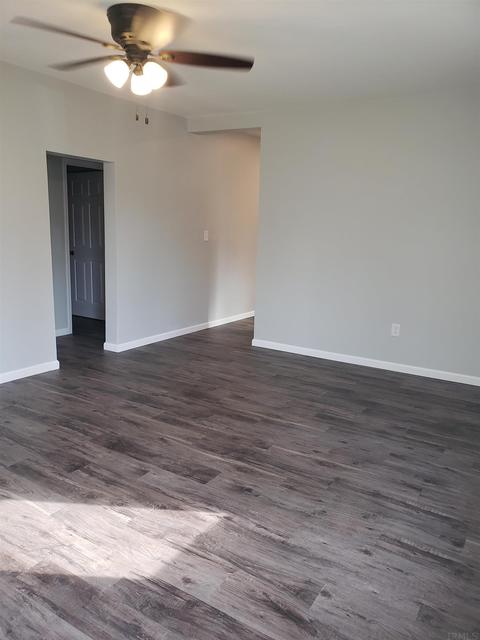 405 E Pine St, Princeton, IN 47670 photo 2