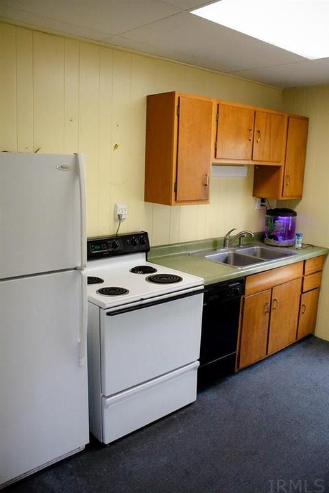 123 E Third St, Winchester, IN 47394 photo 3