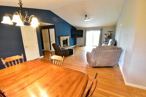 8652 W Division Line Rd, Delphi, IN 46923 photo 12