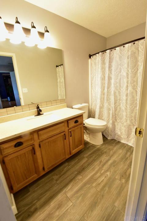 8652 W Division Line Rd, Delphi, IN 46923 photo 17