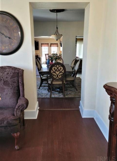 1309 E Walnut St, Washington, IN 47501 photo 4