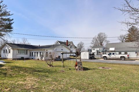 304 E Main St, Chalmers, IN 47929 photo 5