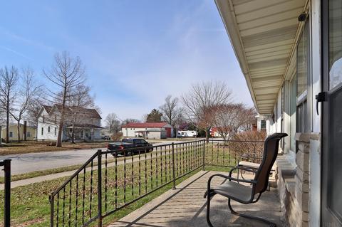 304 E Main St, Chalmers, IN 47929 photo 3