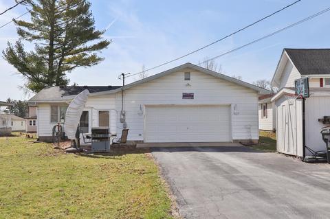 304 E Main St, Chalmers, IN 47929 photo 4