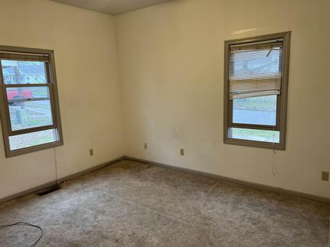 326 E 8th St, Bicknell, IN 47512 photo 4