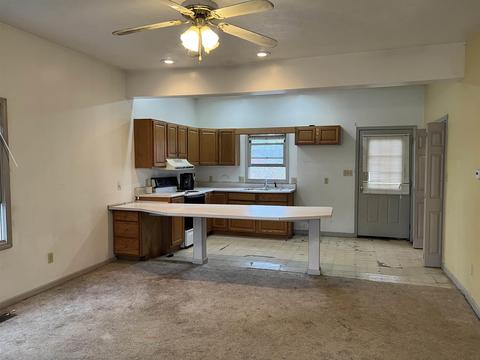 326 E 8th St, Bicknell, IN 47512 photo 3