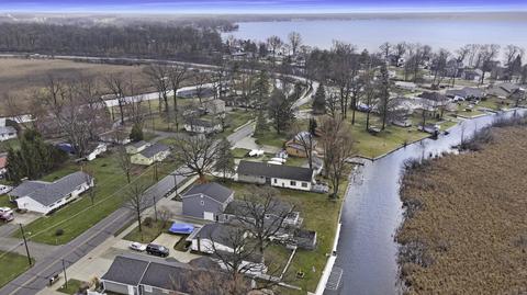 5901 E Pickwick Rd, Syracuse, IN 46567 photo 6