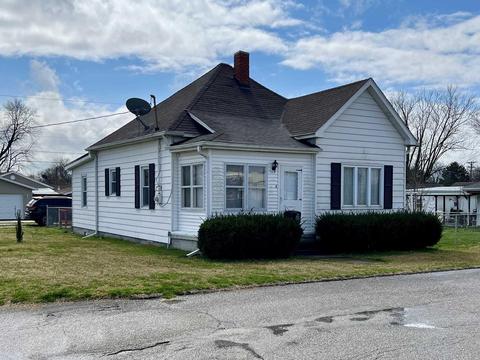 1104 Maple St, Mitchell, IN 47446 photo 1