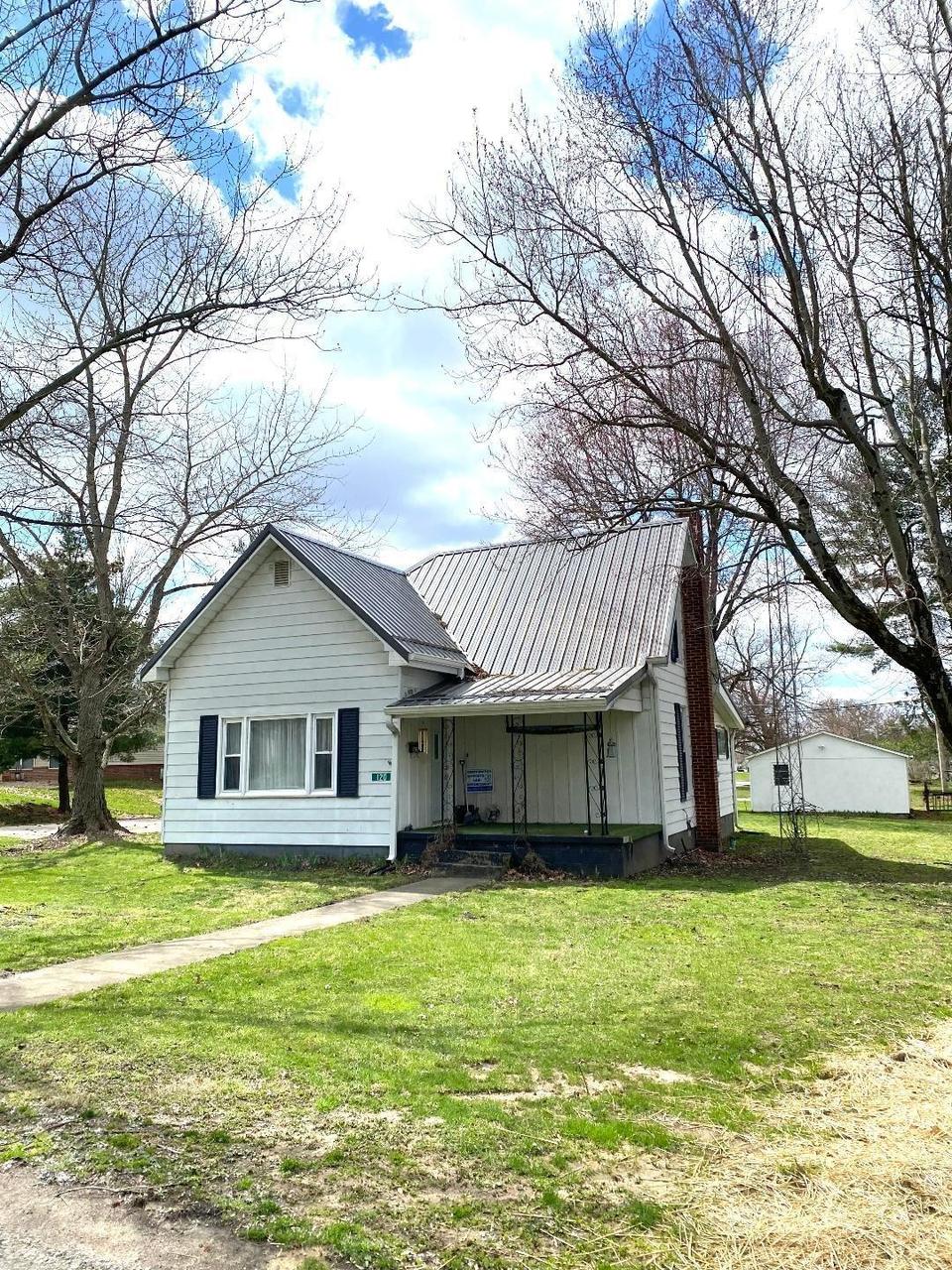 120 West St, Worthington, IN 47471 20 Photos MLS 202210319 Movoto