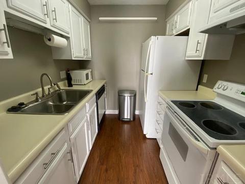 1956 E Waters Edge Dr, Bloomington, IN 47401 photo 8