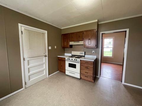 412 E 7th St, Brookston, IN 47923 photo 8