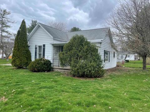 412 E 7th St, Brookston, IN 47923 photo 2