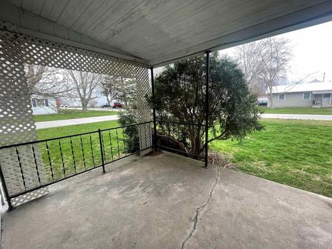 412 E 7th St, Brookston, IN 47923 photo 3