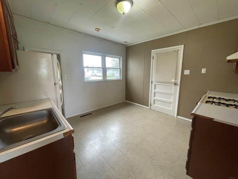 412 E 7th St, Brookston, IN 47923 photo 7