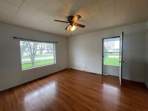 412 E 7th St, Brookston, IN 47923 photo 4