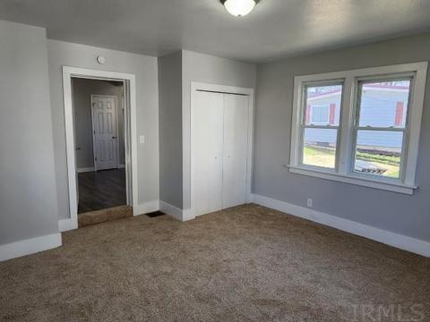 507 E Walnut St, Nappanee, IN 46550 photo 8