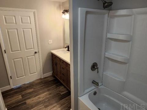 507 E Walnut St, Nappanee, IN 46550 photo 13