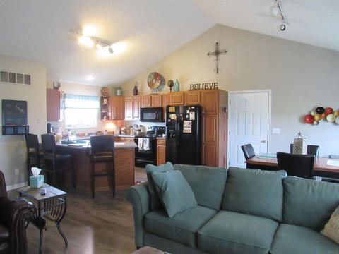 407 Heritage Dr, Delphi, IN 46923 photo 7
