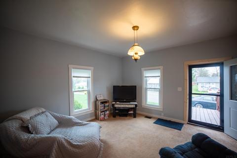 611 S 7th St, Mitchell, IN 47446 photo 4