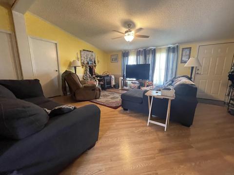 501 Dale St, Mitchell, IN 47446 photo 2