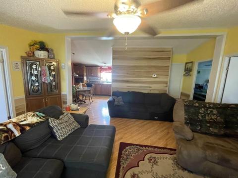 501 Dale St, Mitchell, IN 47446 photo 4