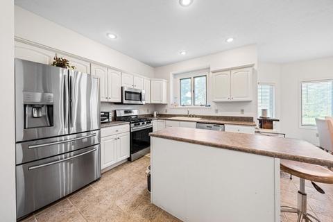51793 Sagecrest Dr, Granger, IN 46530 photo 11