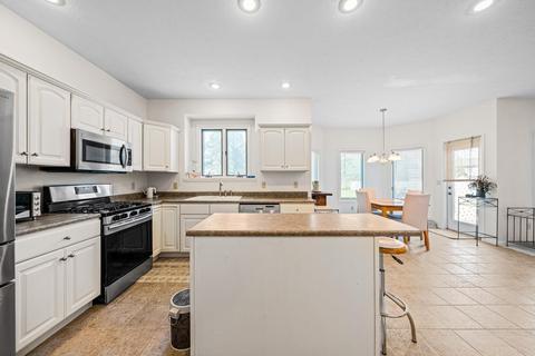 51793 Sagecrest Dr, Granger, IN 46530 photo 10