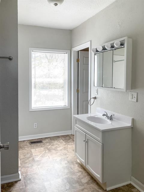 103 W Grissom Ave, Mitchell, IN 47446 photo 20