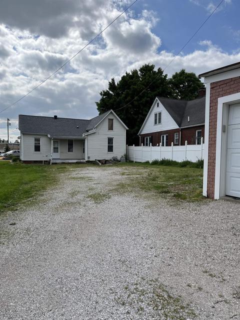 1214 Main St, Jasper, IN 47546 photo 2
