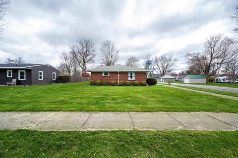 101 E Harrison St, Mentone, IN 46539 photo 4