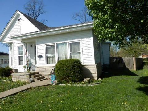 427 S 7th St, Mitchell, IN 47446 photo 2